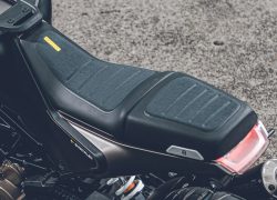 10PHO_BIKE_DET_sv401-my22-seat_#SALL_#AEPI_#V1 10PHO_BIKE_DET_sv401-my22-seat_#SALL_#AEPI_#V1